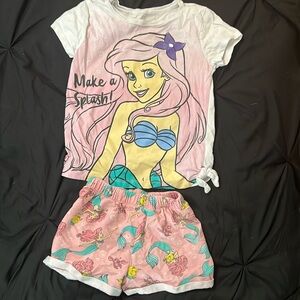 Disney Princess Ariel short and T-shirt set size 5 great condition